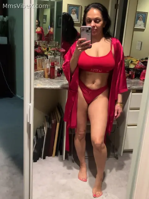 50 Years Old Hot Mom Vancitymami Sunny Naidu Teasing In Bra & Panty All Insta Exclusive Pics And Pics