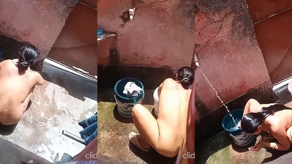 Bhabi Bathing Captured