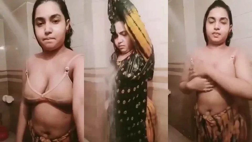 Bangladeshi Beautiful Chubby Girl Bath