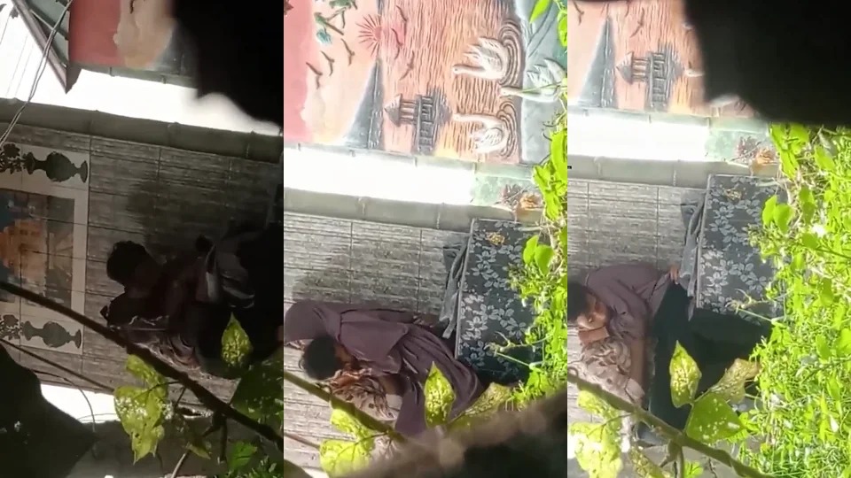 Bangladeshi Lover Fucking & Boobs Sucking In Park