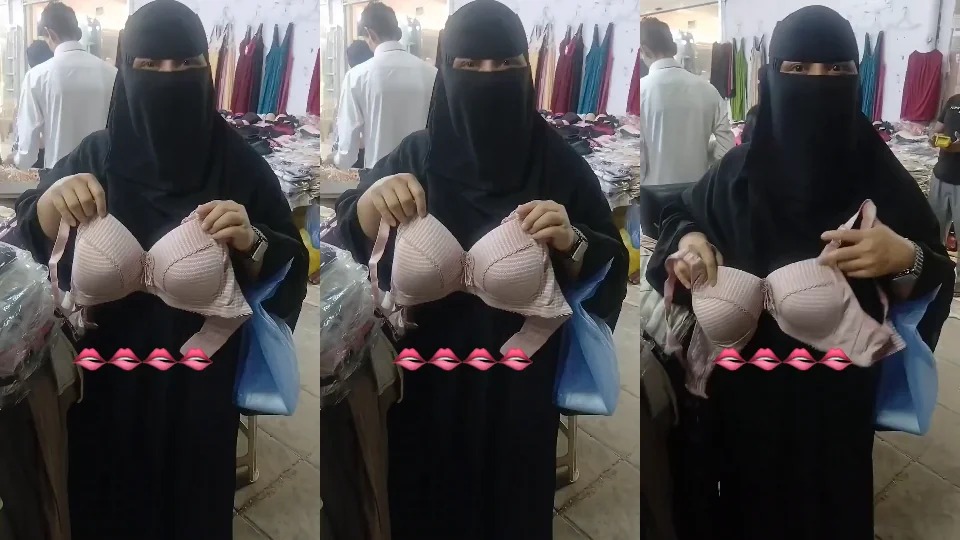 Indian Muslim Sulty Milf Buying Her Bra