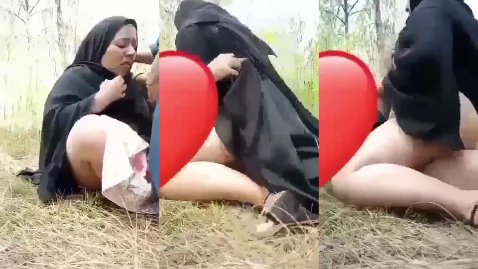 Bd Hijabi Milf Affair Outdoor Blowjob And Fucking