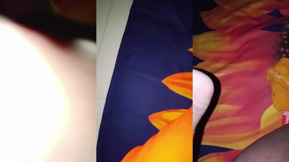 Desi Bhabhi Masturbating With Her Toothbrus