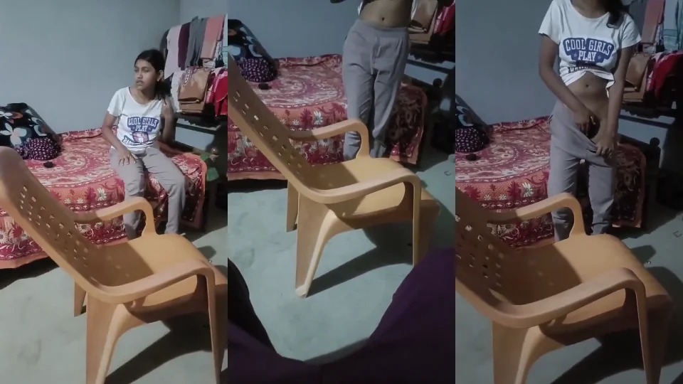 Sister Secretly Showing Infront Of Cousin Brother